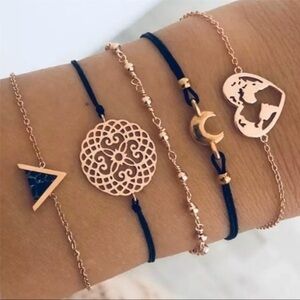 3/$30 🖤 Globe Bracelet Set